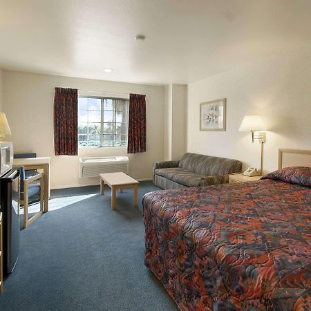 Days Inn By Wyndham Riverside Tyler Mall Szoba fotó